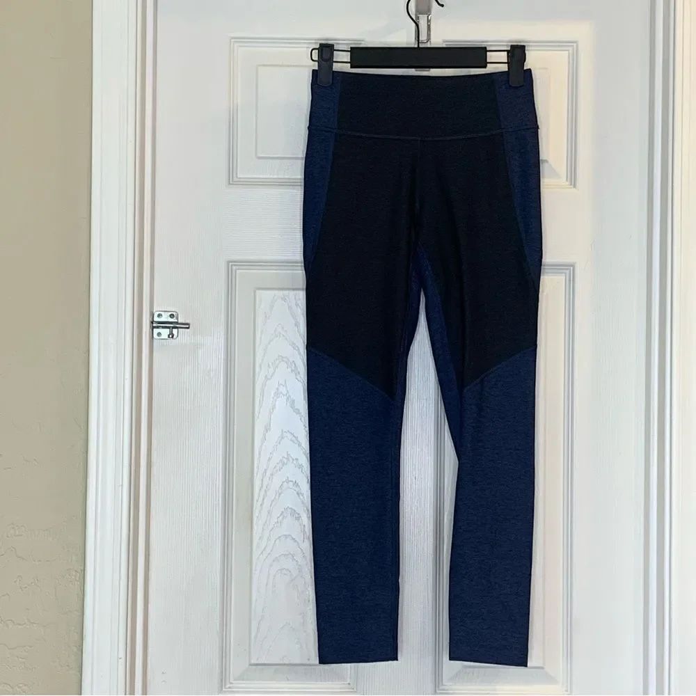 Outdoor Voices Black And Blue Activewear Cropped Leggings Size XS